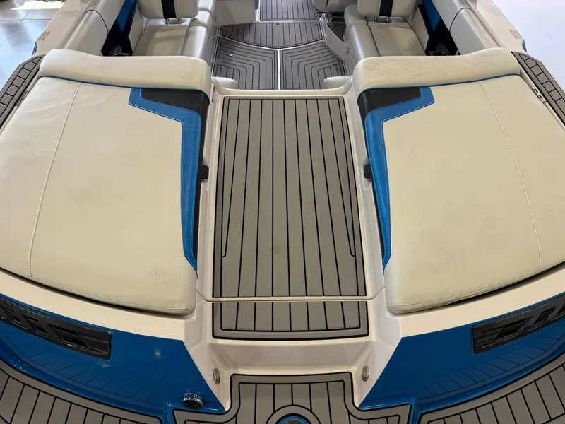 Slide: The Image of Interior of a 2014 Nautique Super Air Nautique 230 boat. - 10