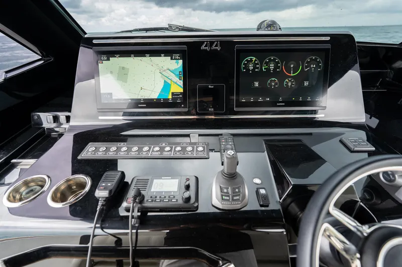 Slide: The Image of Helm of 2026 Solaris Power 44 Sport Turismo with advanced navigation displays. - 16