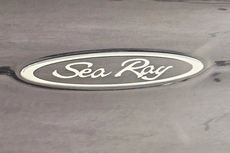 Slide: The Image of Sea Ray logo on 2012 Sea Ray 200 Sundeck boat. - 28