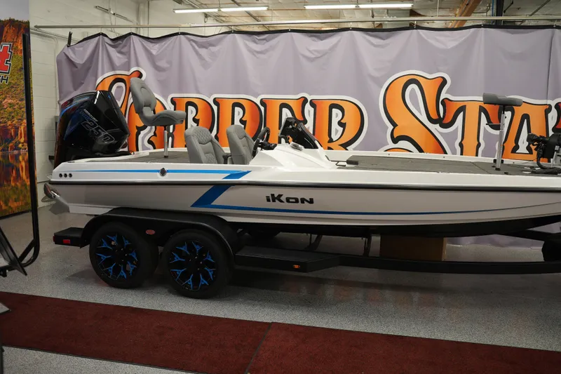 Slide: The Image of 2026 iKon VLE21 boat on display with sleek design and modern features. - 22