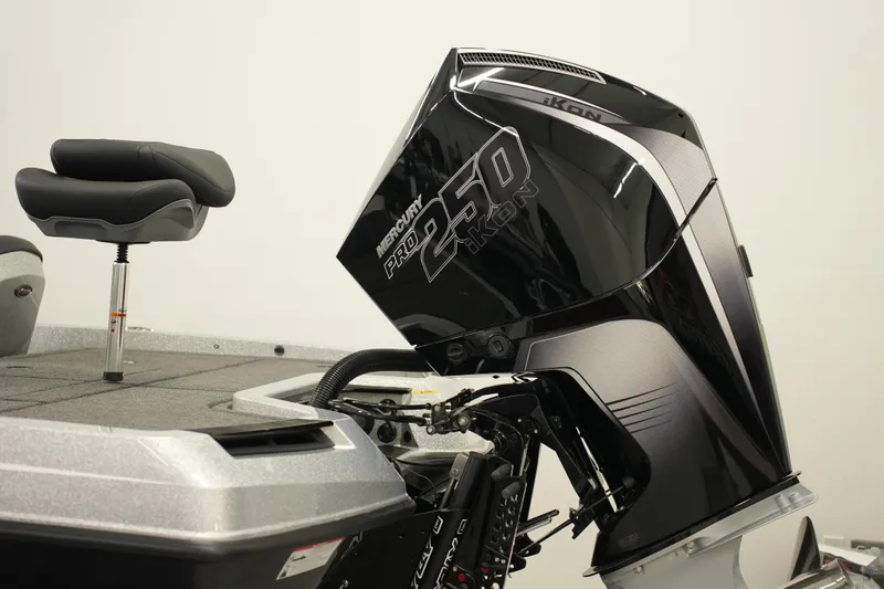 Slide: The Image of 2026 iKon LXE20 boat with Mercury Pro 250 engine, featuring sleek design and comfortable seating. - 17