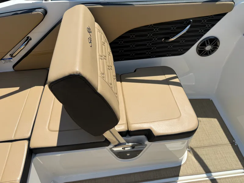 Slide: The Image of Interior of 2025 Sea Ray SPX 190 Outboard with beige seating. - 17