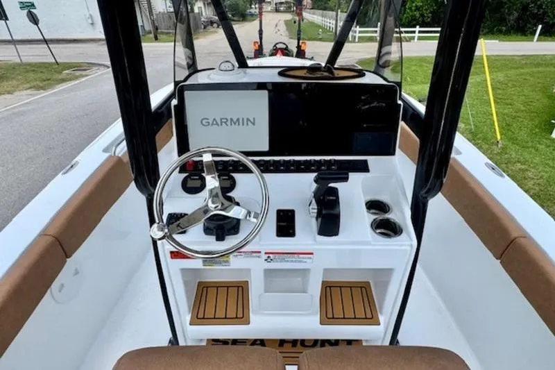 Slide: The Image of Interior view of Sea Hunt Ultra 219 boat, model year 2026. - 10
