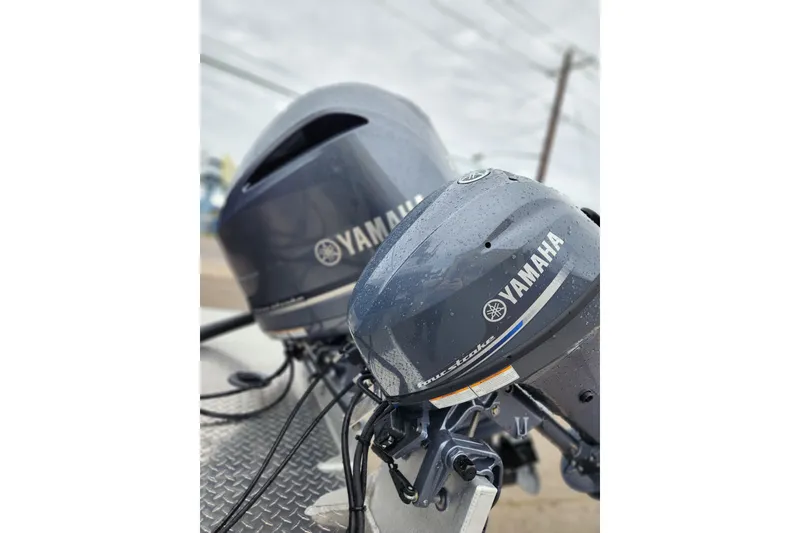 Slide: The Image of Yamaha outboard motors on a 2025 Thunder Jet 21 Chinook OS boat. - 3