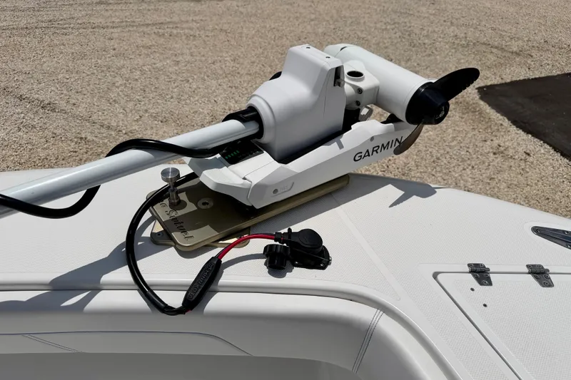 Slide: The Image of Garmin trolling motor on 2025 Bluewater 25t boat deck, featuring sleek design and advanced technology. - 49