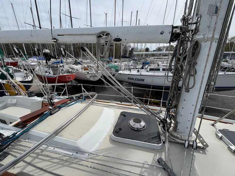 Slide: The Image of Deck of a 1988 Ericson 34-2 sailboat in harbor. - 18