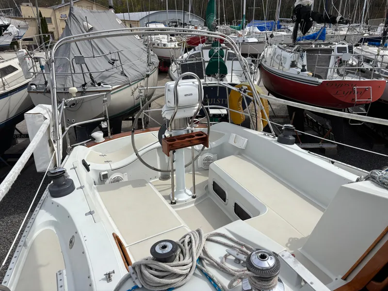 Slide: The Image of Deck of a 1988 Ericson 34-2 sailboat in harbor. - 27
