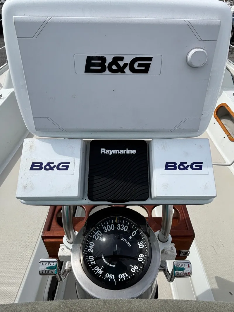 Slide: The Image of Interior of a 1988 Ericson 34-2 boat, clean and well-maintained. - 35