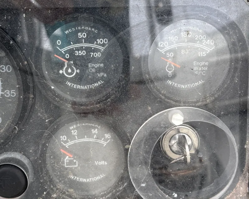 Slide: The Image of Tachometer of a 1988 Ericson 34-2, displaying 2160 hours. - 41