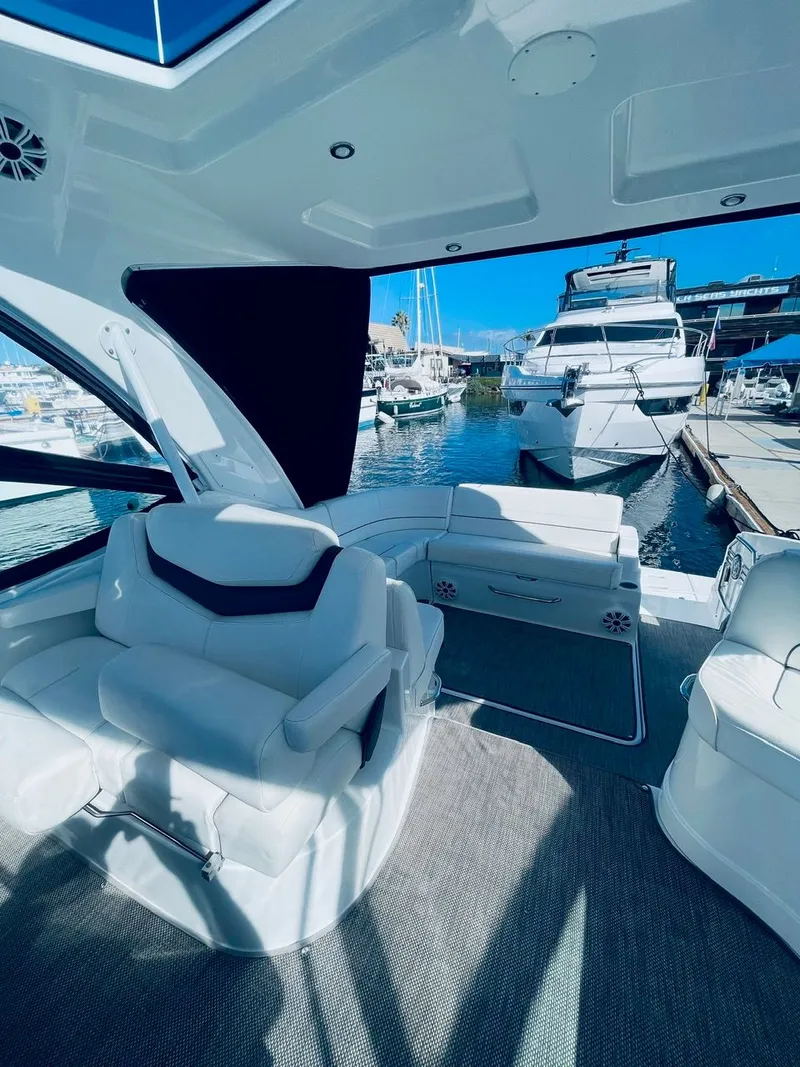 Slide: The Image of Tiara 32 Open 2005 - 15