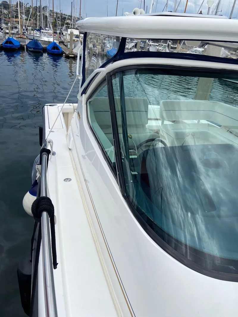 Slide: The Image of Tiara 32 Open 2005 - 28