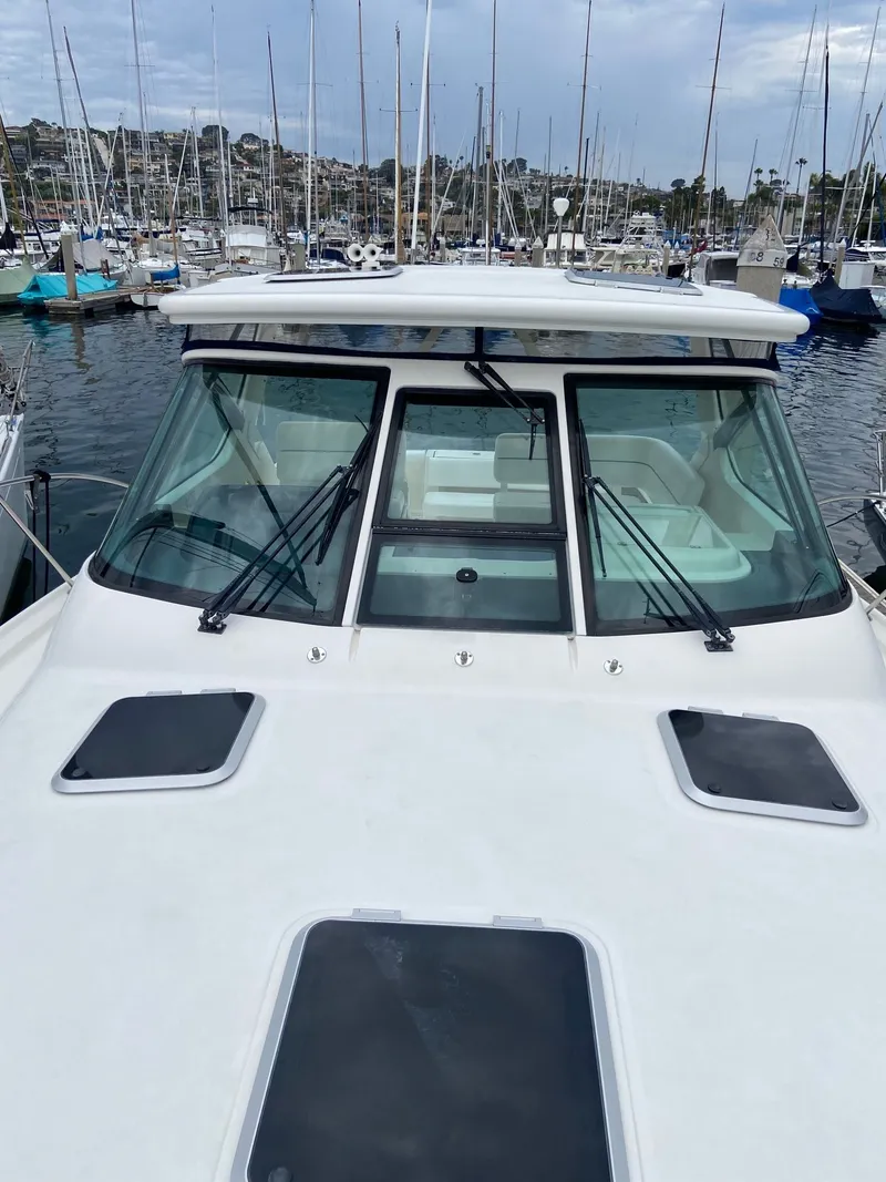 Slide: The Image of Tiara 32 Open 2005 - 31