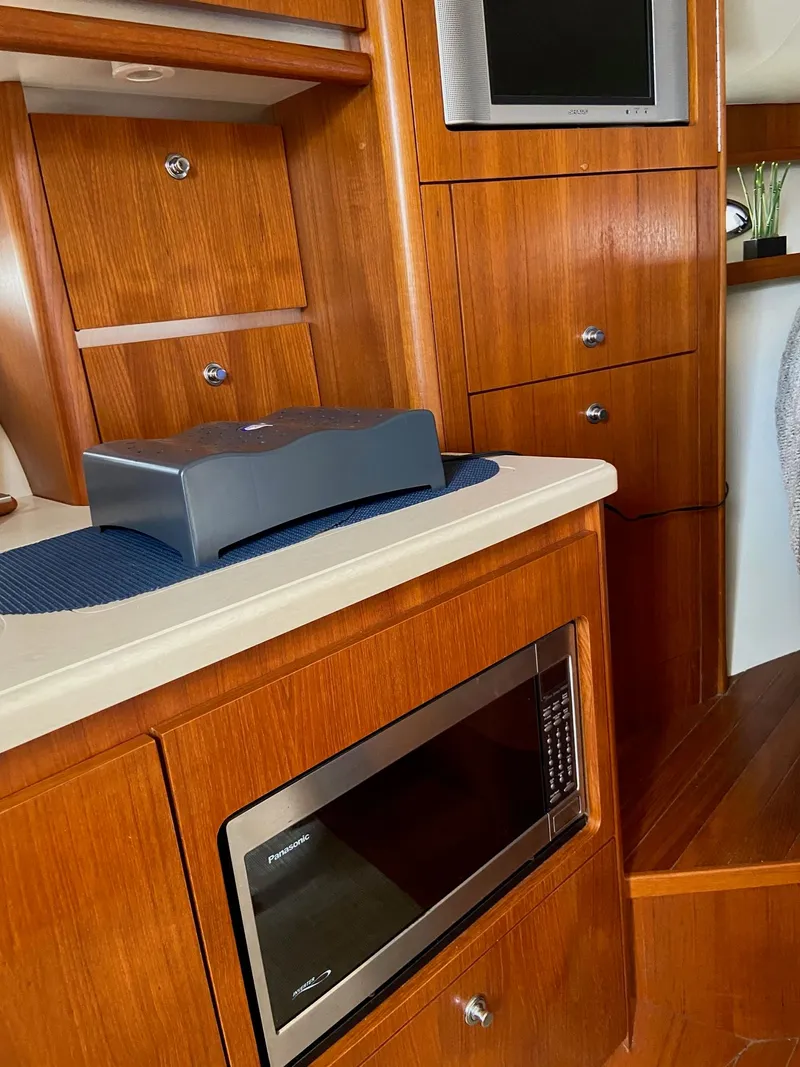 Slide: The Image of Tiara 32 Open 2005 - 7