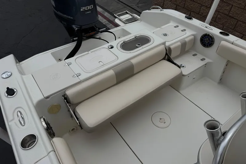 Slide: The Image of 2014 Carolina Skiff 23 Ultra Elite SS boat interior with Yamaha 200 engine. - 22