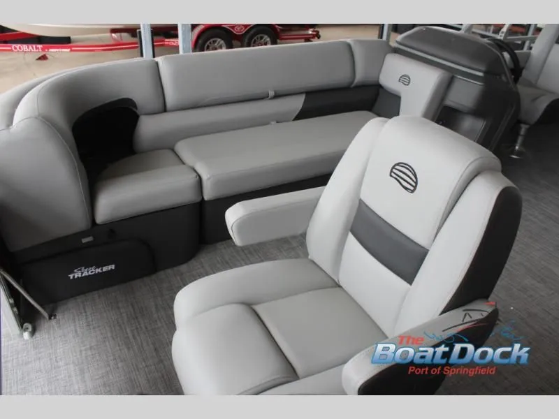 Slide: The Image of Sportfish 20 DLX 2026 - 10