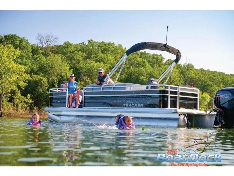 Slide: The Image of Sportfish 20 DLX 2026 - 104
