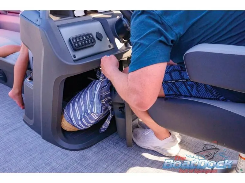 Slide: The Image of Sportfish 20 DLX 2026 - 105
