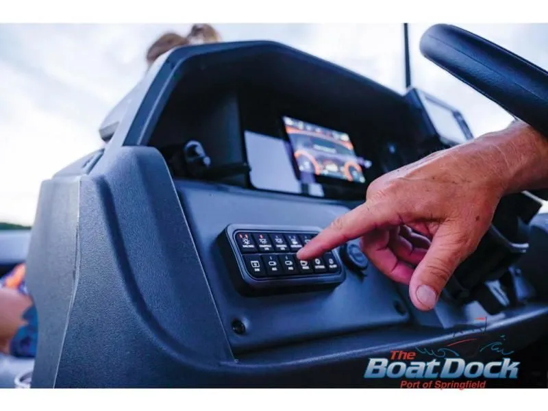 Slide: The Image of Sportfish 20 DLX 2026 - 108