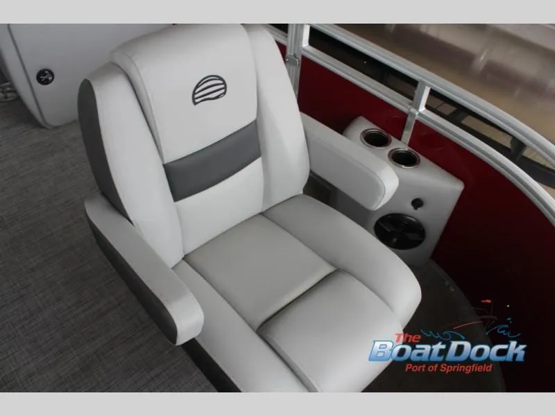 Slide: The Image of Sportfish 20 DLX 2026 - 14