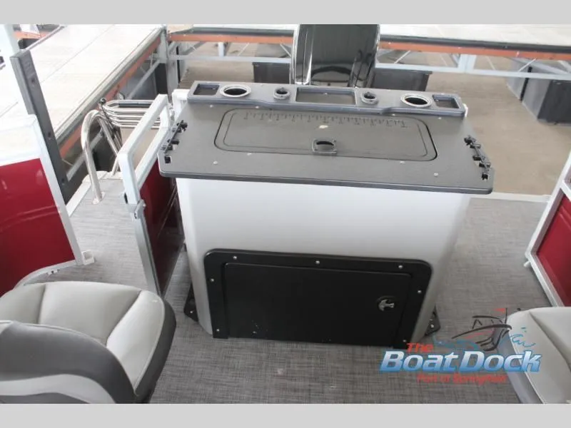 Slide: The Image of Sportfish 20 DLX 2026 - 25