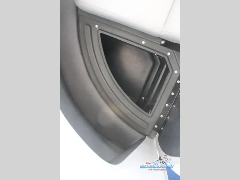 Slide: The Image of Party Barge 16 DLX 2026 - 24