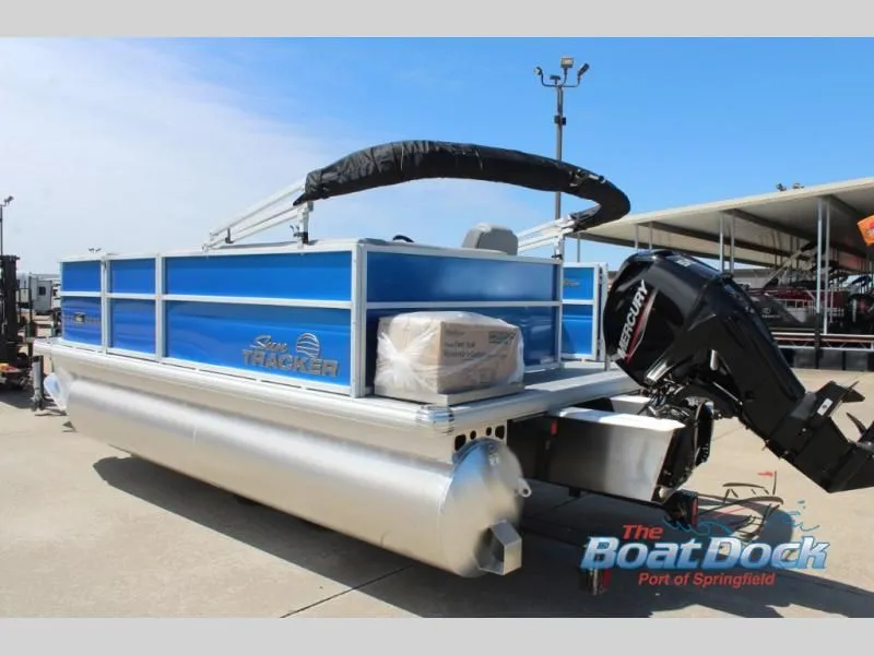 Slide: The Image of Party Barge 16 DLX 2026 - 5