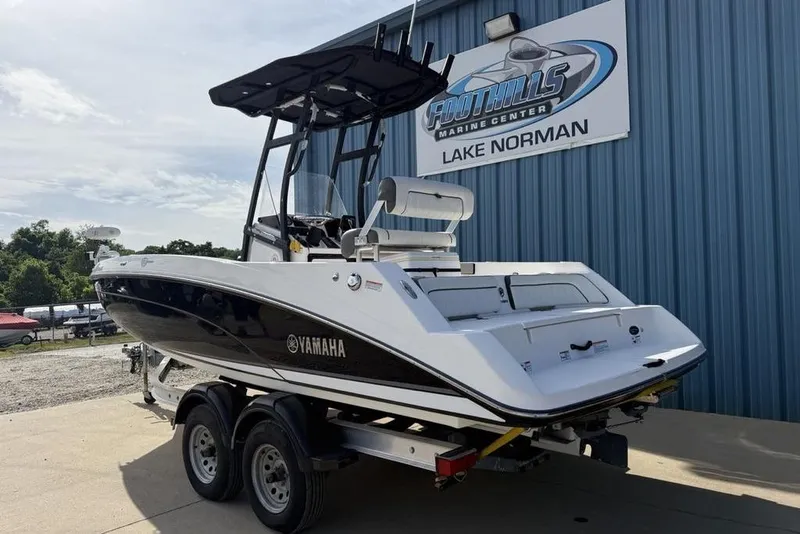 Slide: The Image of 2020 Yamaha Boats 210 FSH Sport on trailer at Foothills Marine Center. - 4