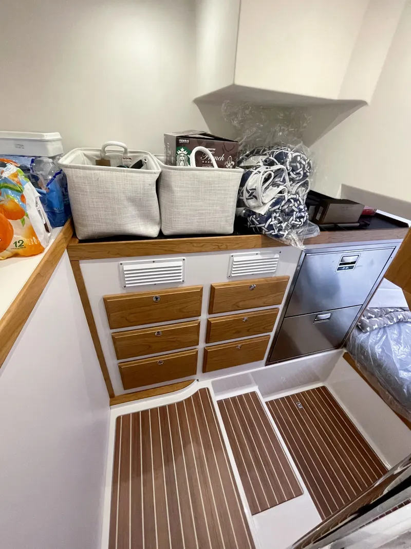 Slide: The Image of Sabre 48 Salon Express 2023 - 31