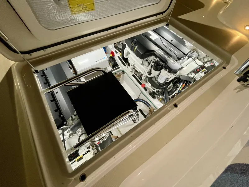 Slide: The Image of Sabre 48 Salon Express 2023 - 34