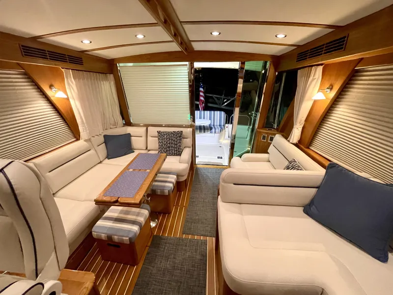 Slide: The Image of Sabre 48 Salon Express 2023 - 8