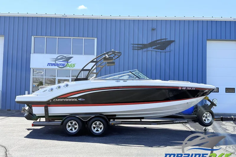 The Image of 2016 Chaparral 246 SSi boat on trailer outside Marine 365 building. - 0
