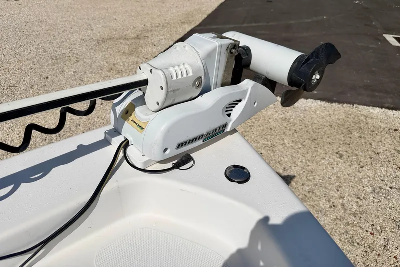 Slide: The Image of Minn Kota trolling motor on 2010 NauticStar 2110 Nautic Bay boat. - 30