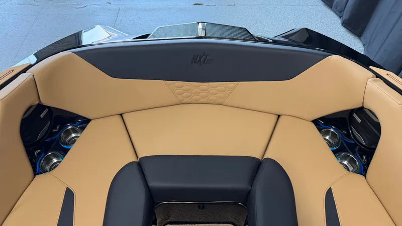Slide: The Image of MasterCraft NXT20 2027 - 76