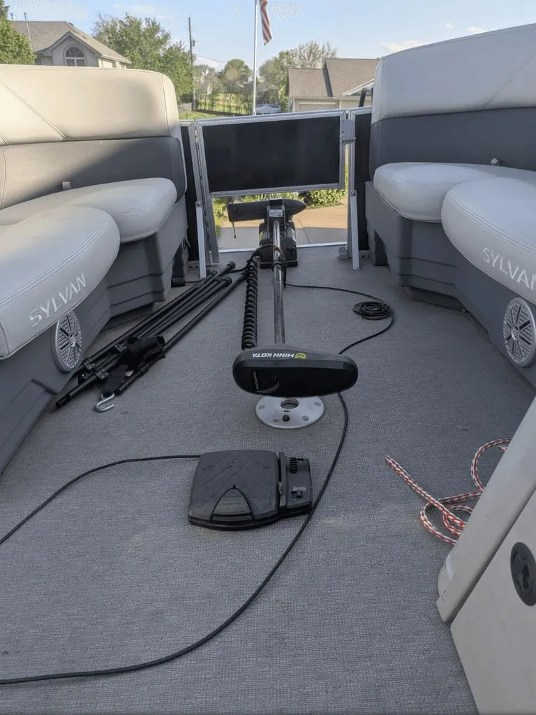 Slide: The Image of Interior of a 2022 Sylvan Mirage 820 boat. - 7