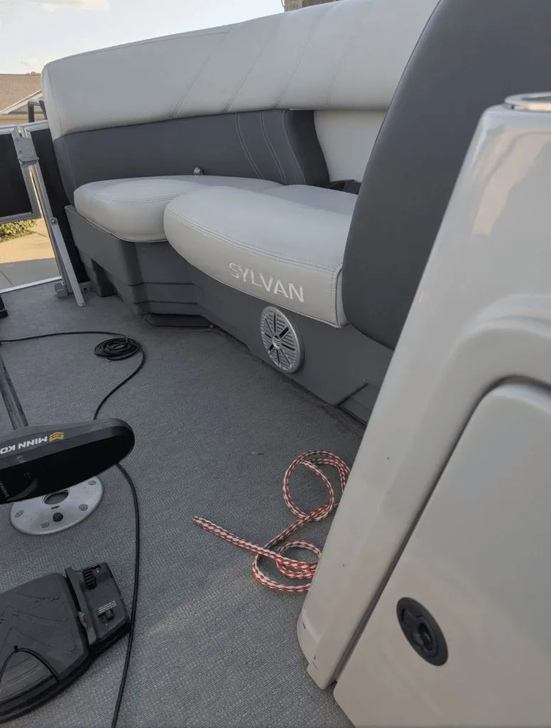 Slide: The Image of Interior of a 2022 Sylvan Mirage 820 boat. - 9