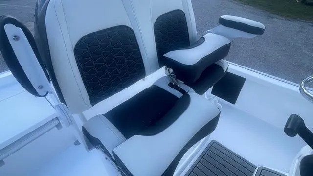 Slide: The Image of Tidewater 2110 Bay Max 2026 - 5