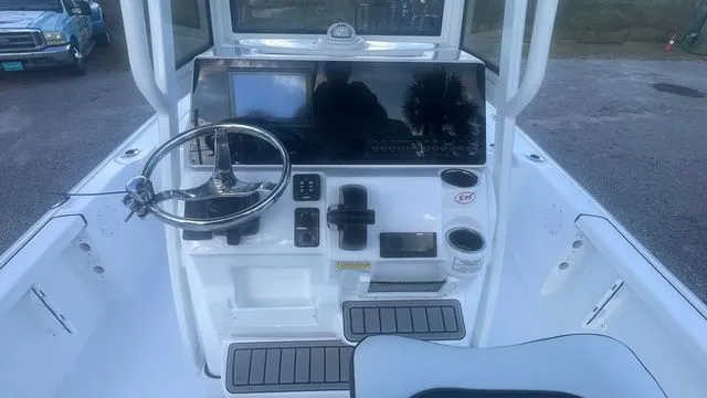 Slide: The Image of Tidewater 2110 Bay Max 2026 - 6