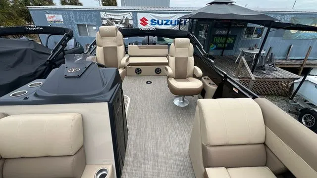 Slide: The Image of Veranda VR265VLI 2026 - 14