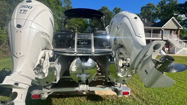 Slide: The Image of Veranda V One Series Twin Engine 2025 - 4