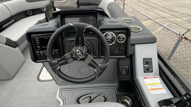 Slide: The Image of Veranda VR235RCT 2026 - 20