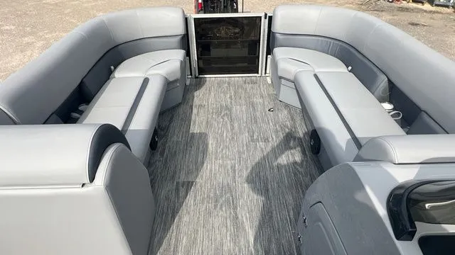 Slide: The Image of Bentley Pontoons Legacy Swingback 240 2026 - 14