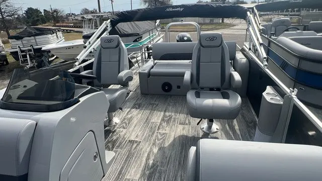 Slide: The Image of Bentley Pontoons Legacy Swingback 240 2026 - 15