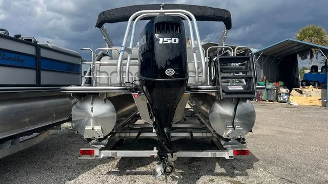 Slide: The Image of Bentley Pontoons Legacy Swingback 240 2026 - 5