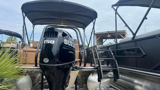 Slide: The Image of Bentley Pontoons Legacy 203 Swingback 2026 - 4