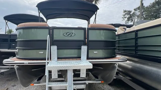 Slide: The Image of Bentley Pontoons Legacy 203 Swingback 2026 - 7