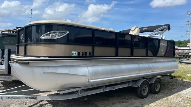 The Image of Bentley Pontoons Elite 223 Rear Lounger (3/4 Tube) 2021 - 1