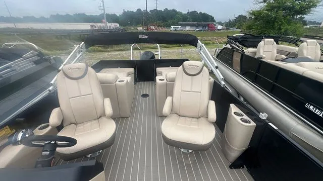 Slide: The Image of Bentley Pontoons Elite 223 Rear Lounger (3/4 Tube) 2021 - 11