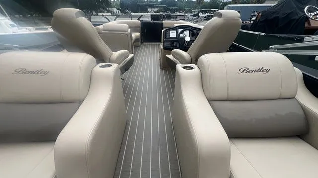 Slide: The Image of Bentley Pontoons Elite 223 Rear Lounger (3/4 Tube) 2021 - 14