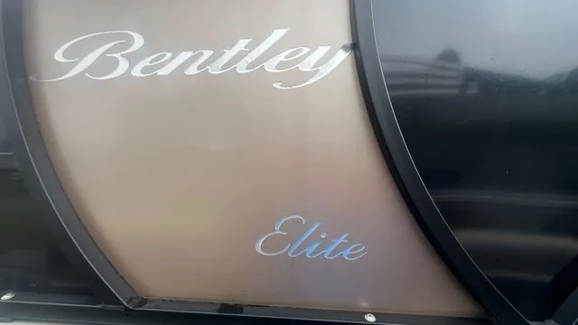 Slide: The Image of Bentley Pontoons Elite 223 Rear Lounger (3/4 Tube) 2021 - 17