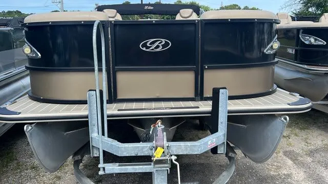 Slide: The Image of Bentley Pontoons Elite 223 Rear Lounger (3/4 Tube) 2021 - 8